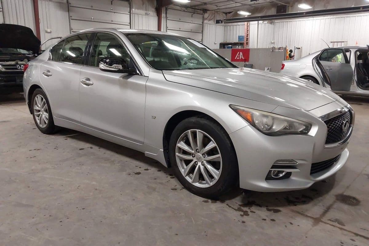 Infiniti Q50 2014