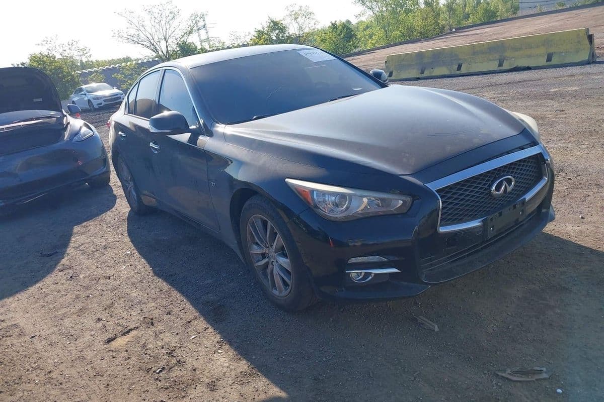 Infiniti Q50 2014