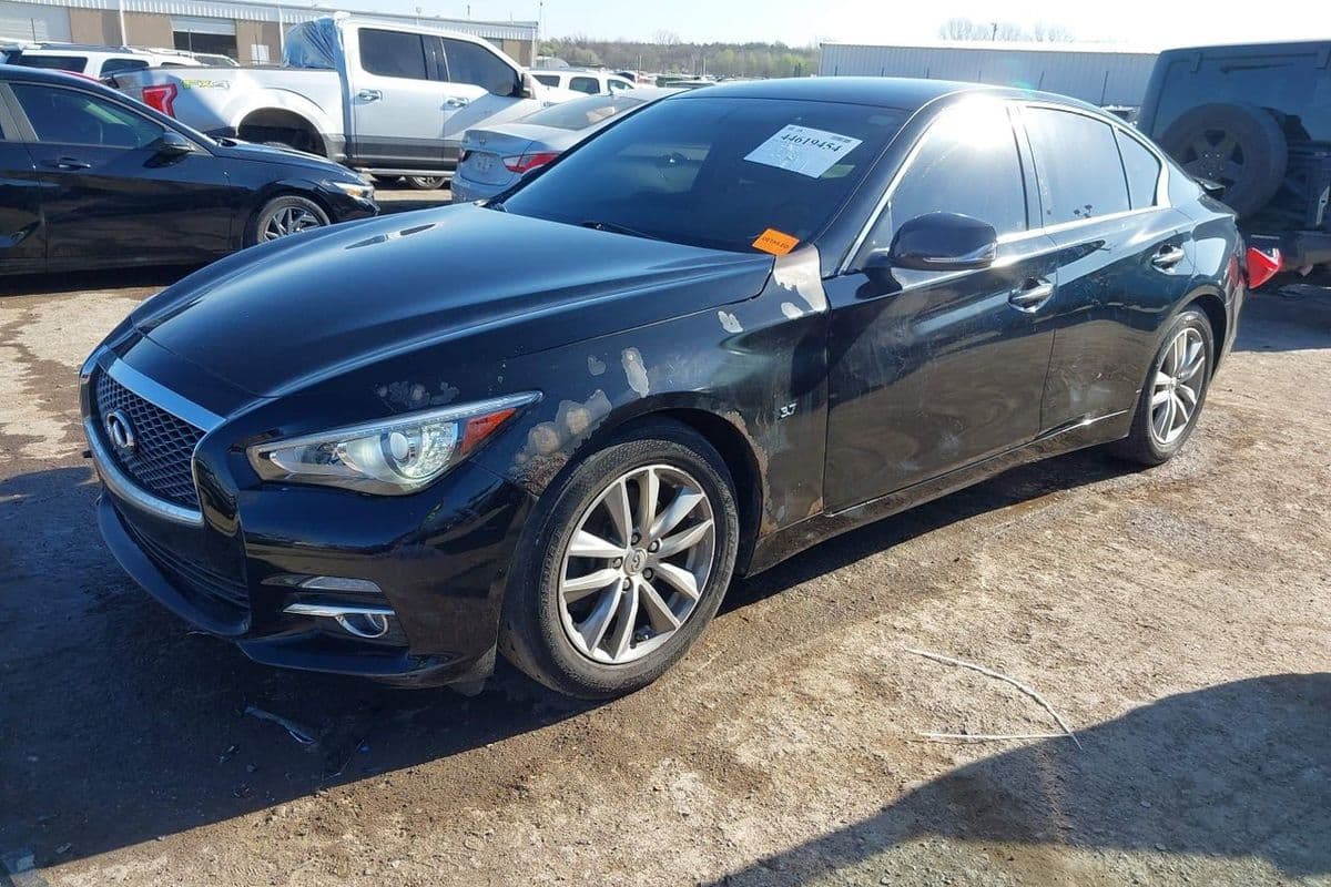 Infiniti Q50 2015