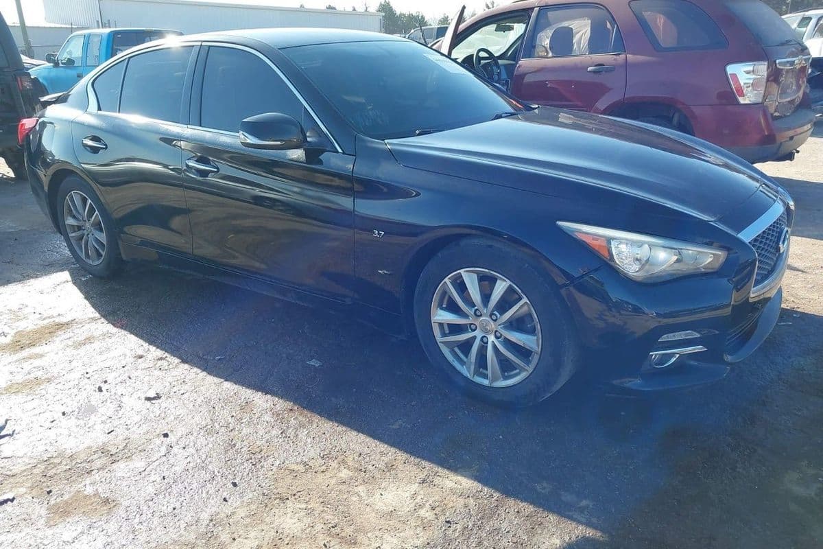 Infiniti Q50 2015