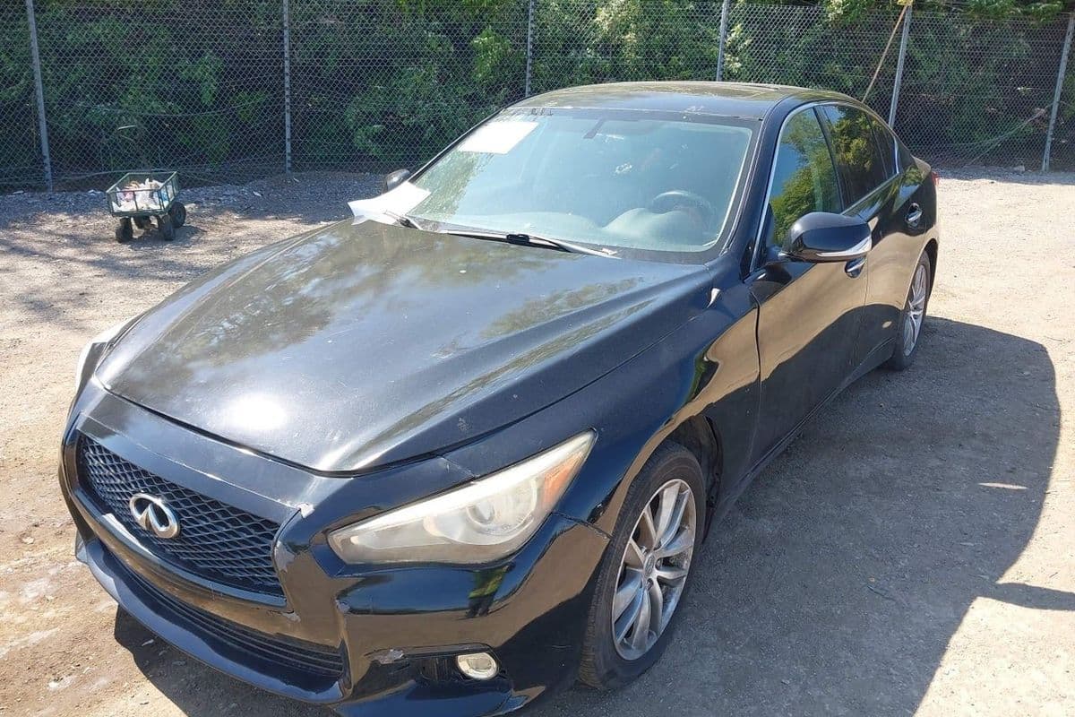 Infiniti Q50 2015