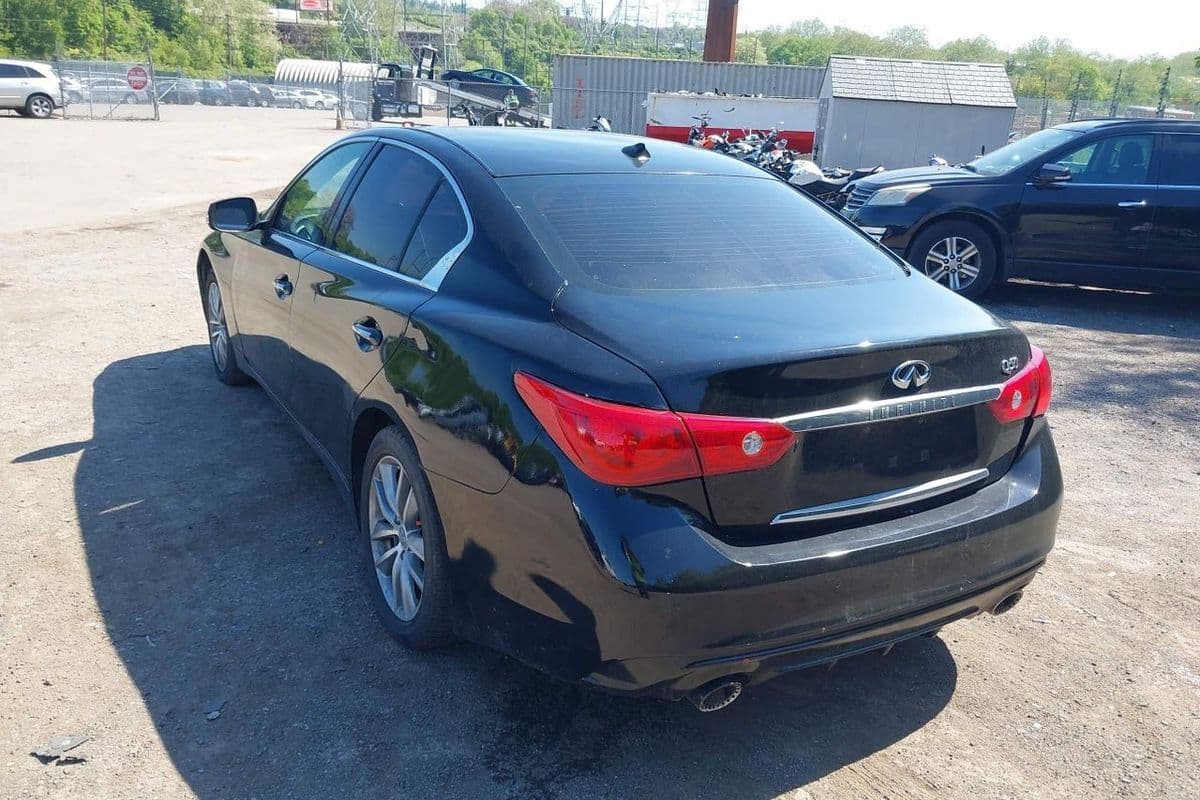Infiniti Q50 2015