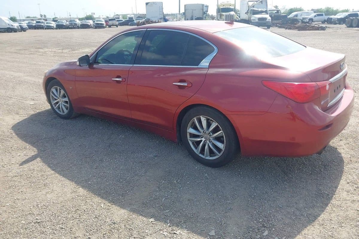 Infiniti Q50 2015