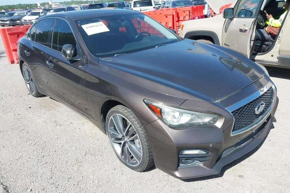 Infiniti Q50 Hybrid 2014