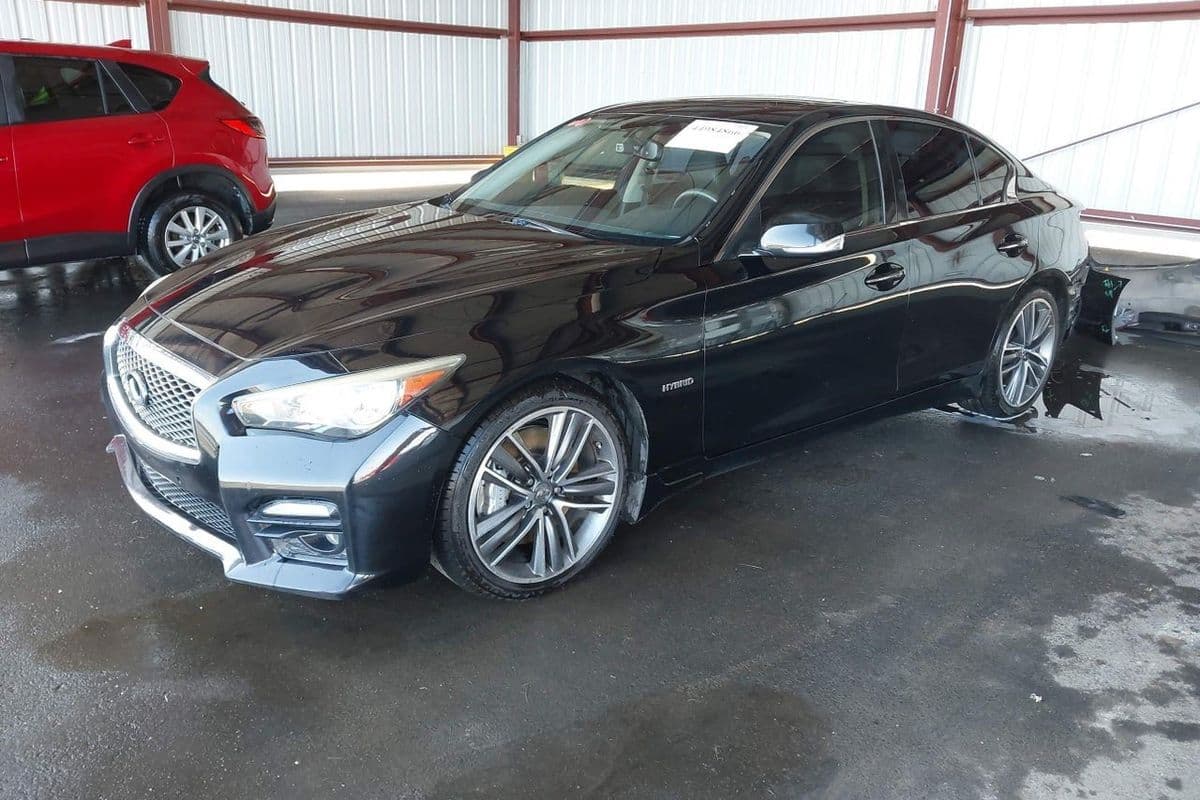 Infiniti Q50 Hybrid 2015