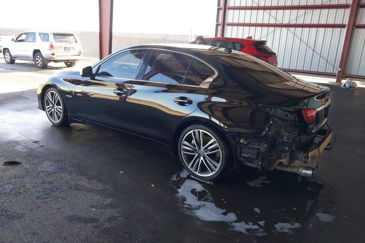 Infiniti Q50 Hybrid 2015