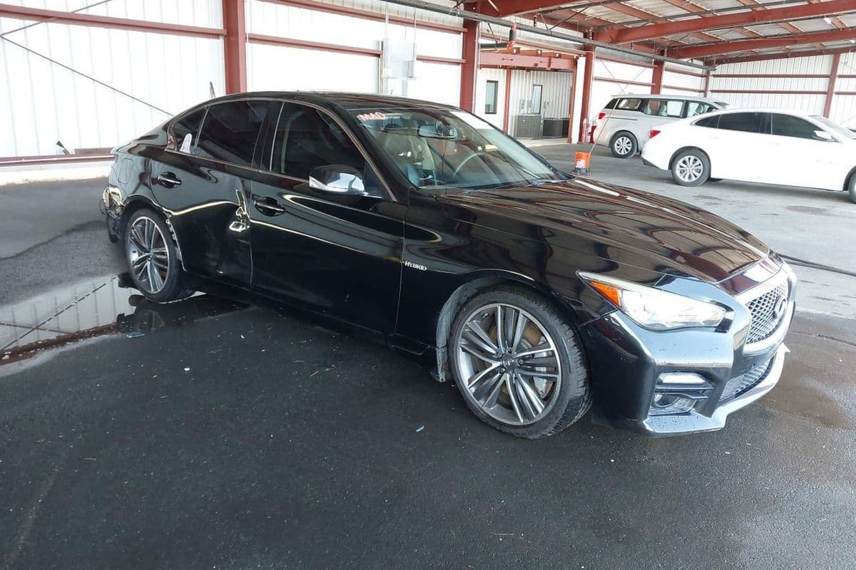 Infiniti Q50 Hybrid 2015