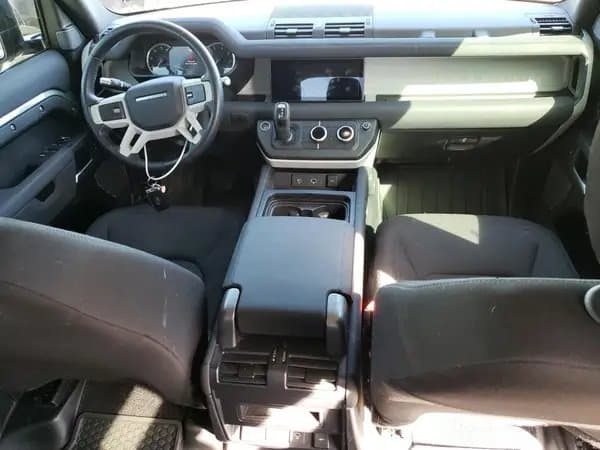 Land Rover Defender 2022