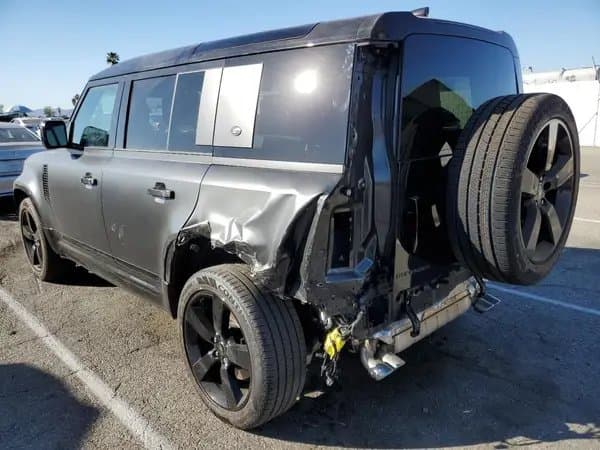 Land Rover Defender 2023