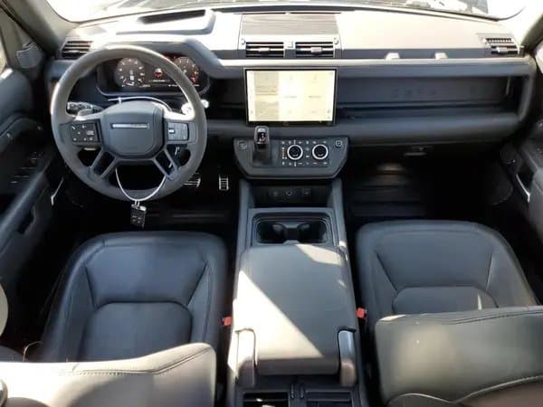 Land Rover Defender 2023