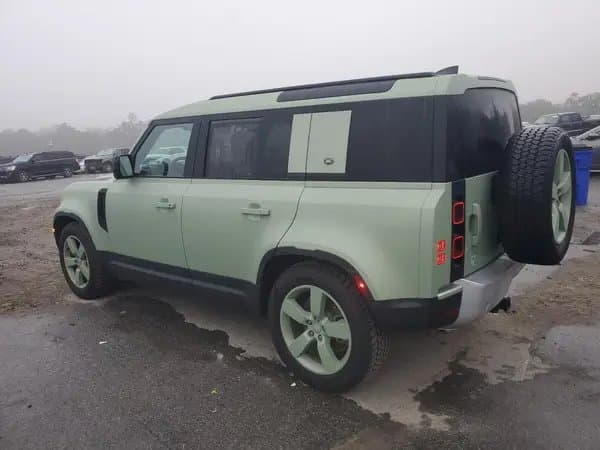 Land Rover Defender 2023