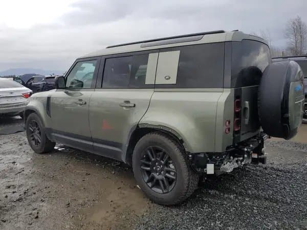 Land Rover Defender 2024