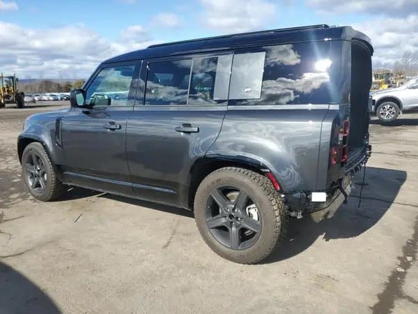 Land Rover Defender 2024