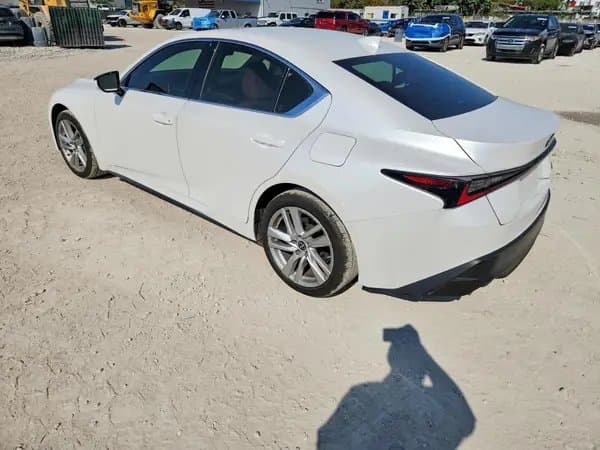 Lexus Is 2021