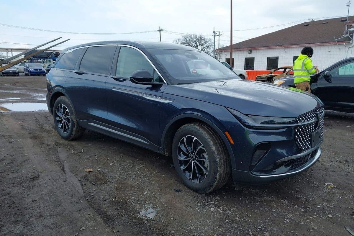 Lincoln Nautilus 2024