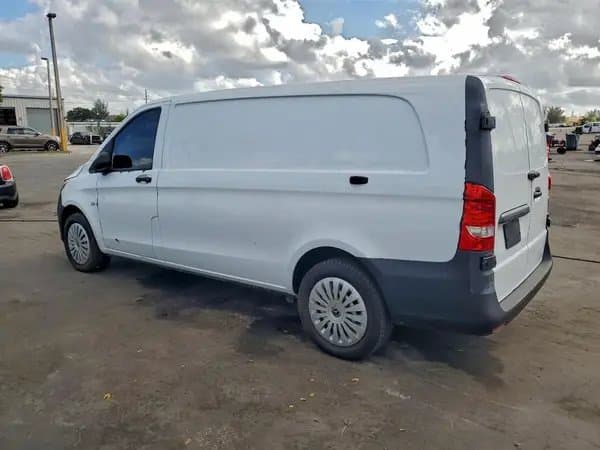 Mercedes Benz Metris 2022