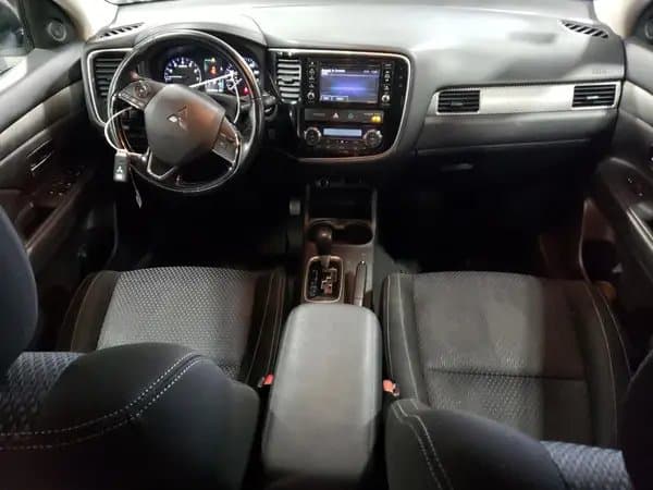Mitsubishi Outlander 2016