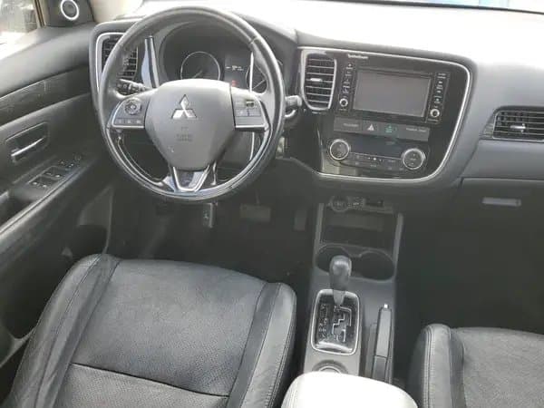 Mitsubishi Outlander 2016