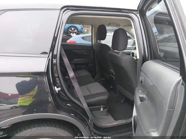 Mitsubishi Outlander 2016