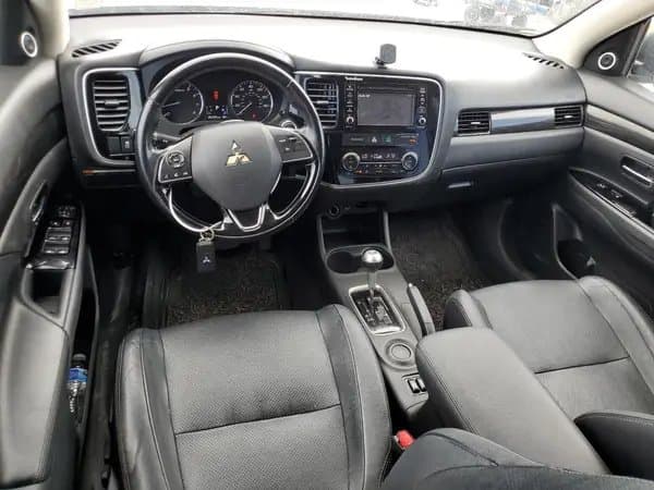 Mitsubishi Outlander 2016