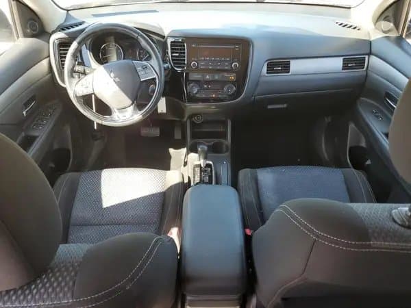 Mitsubishi Outlander 2016