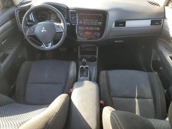 Mitsubishi Outlander 2016