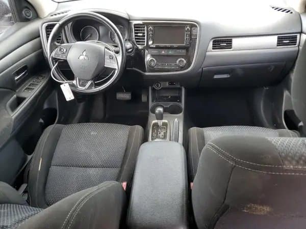 Mitsubishi Outlander 2016