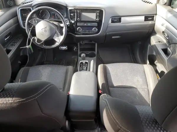 Mitsubishi Outlander 2016