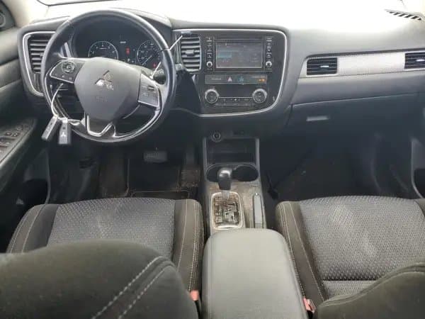 Mitsubishi Outlander 2016