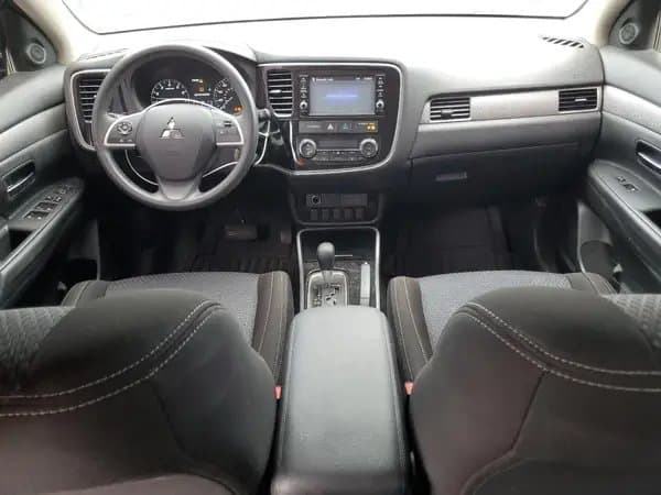 Mitsubishi Outlander 2018