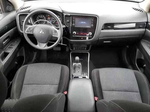 Mitsubishi Outlander 2020