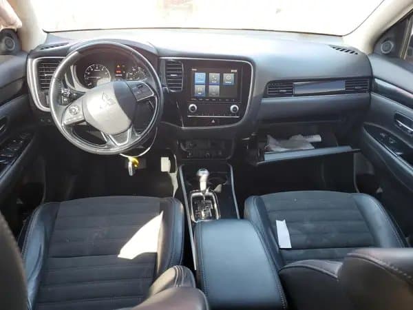 Mitsubishi Outlander 2020