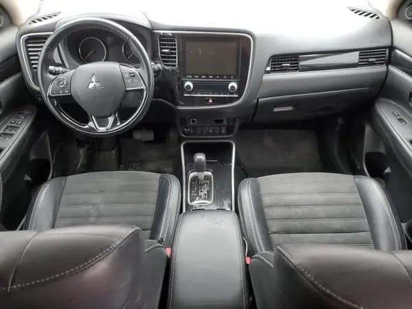 Mitsubishi Outlander 2020