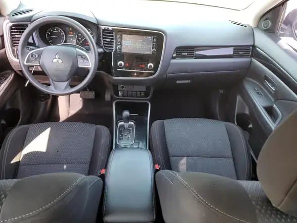 Mitsubishi Outlander 2020