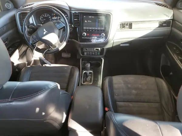 Mitsubishi Outlander 2020