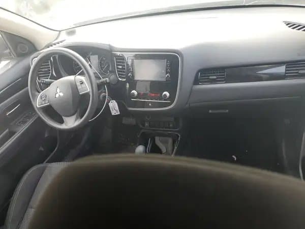 Mitsubishi Outlander 2020
