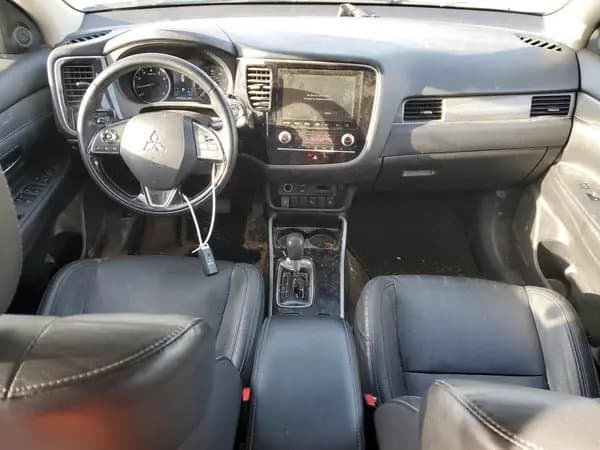Mitsubishi Outlander 2020
