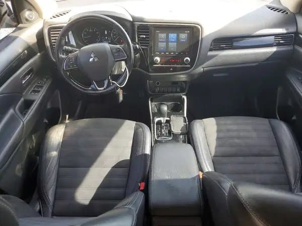Mitsubishi Outlander 2020