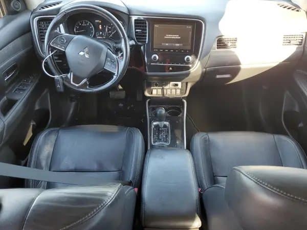 Mitsubishi Outlander 2020