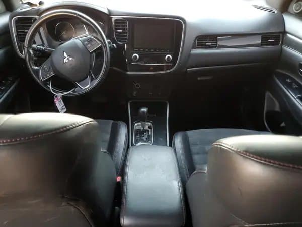 Mitsubishi Outlander 2020