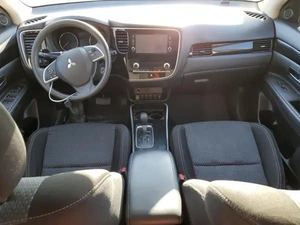 Mitsubishi Outlander 2020