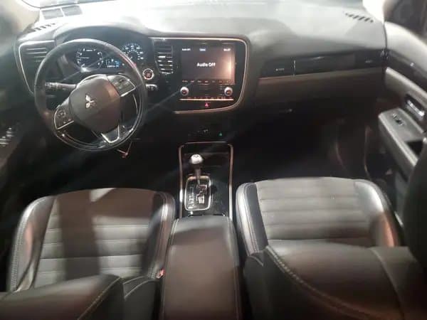 Mitsubishi Outlander 2020