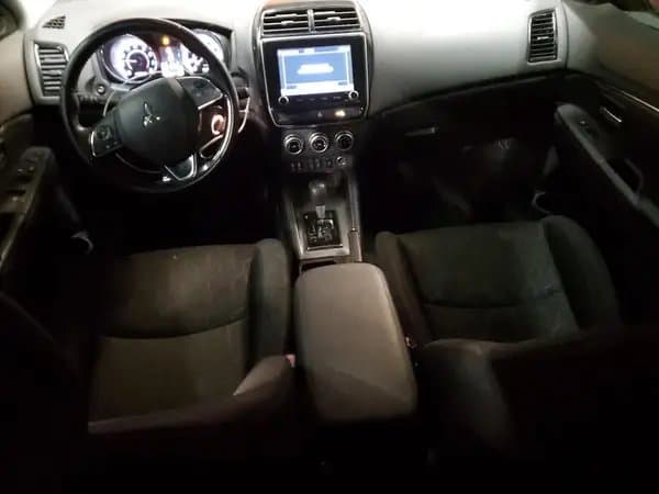 Mitsubishi Outlander 2021