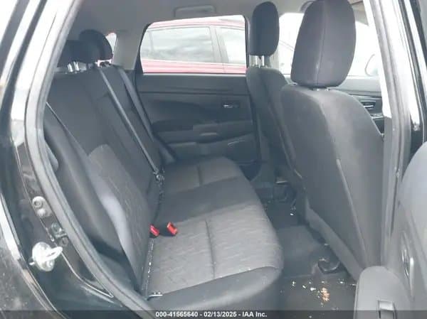 Mitsubishi Outlander 2023