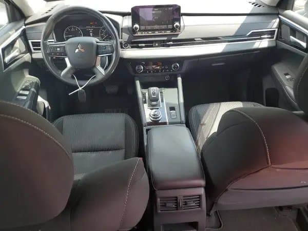Mitsubishi Outlander 2023