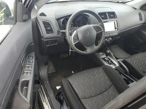 Mitsubishi Outlander 2023