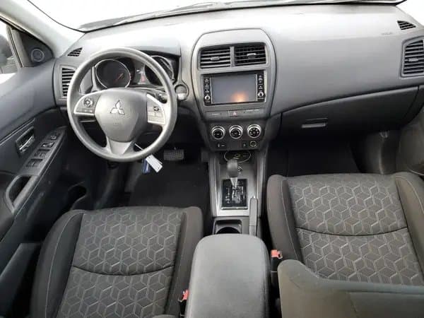 Mitsubishi Outlander 2023