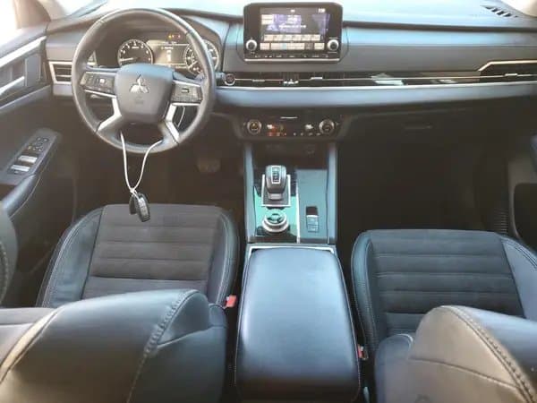 Mitsubishi Outlander 2023