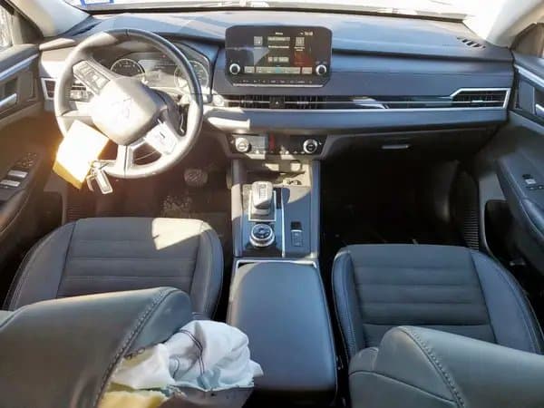 Mitsubishi Outlander 2023