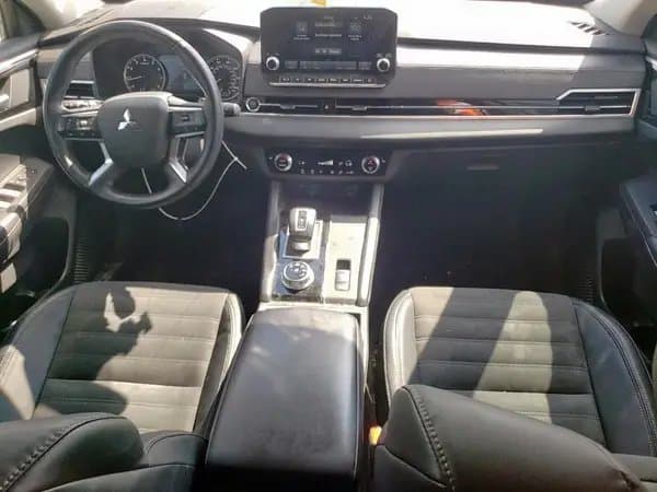 Mitsubishi Outlander 2023